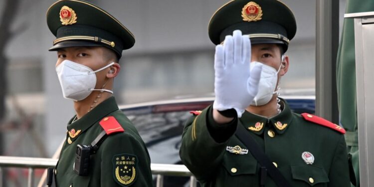 「境内不能做，境外自求生」：律师解析中国 7 协会联合封杀 RWA缩略图
