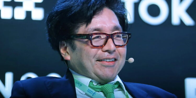 「华尔街神算子」Tom Lee 预测：比特币尚未触顶，最快 1 月再创新高缩略图