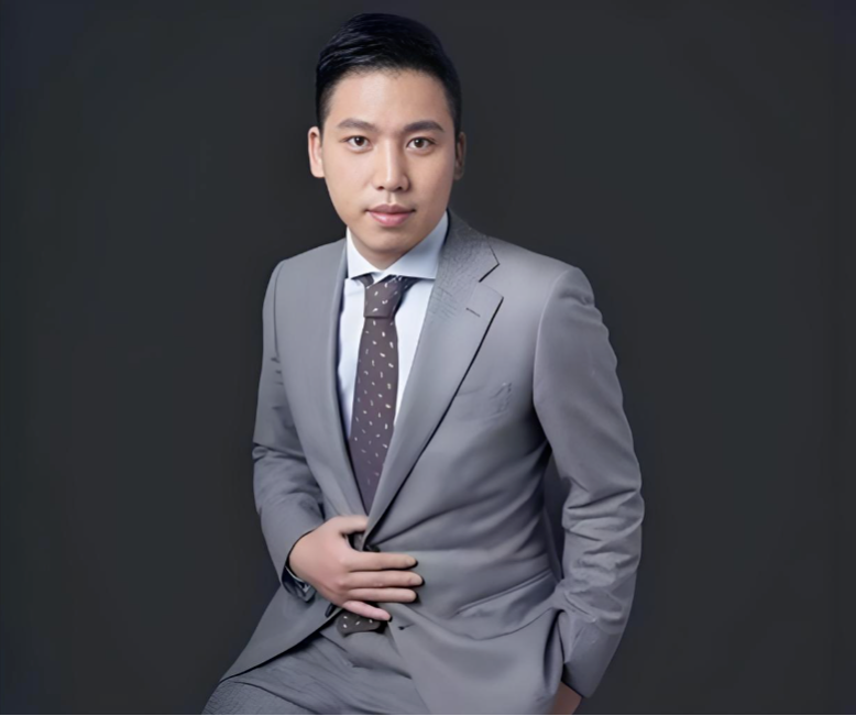 圈内最慌的男人：易理华，每一秒都在倒数！ –缩略图